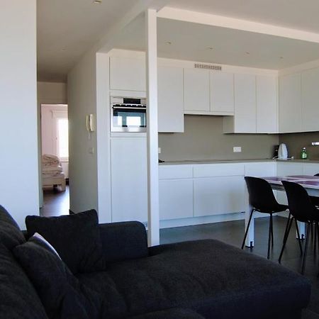 Modern Appartement Op De Zeedijk Met 2 Slaapkamers Te Oostende Kültér fotó